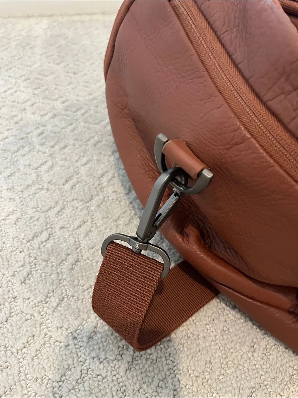 Kenneth Cole Reaction Chestnut Leather Duffle/Weekend Bag-With Strap